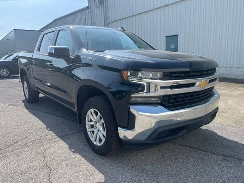 Used 2021 Chevrolet Silverado 1500 LT AWD/4WD image 3