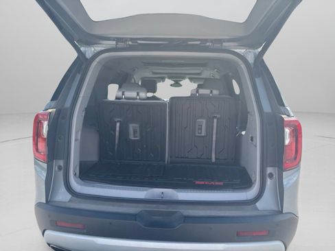 Used 2023 GMC Acadia SLT w/ Preferred Package FWD image 11