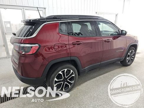 Used 2022 Jeep Compass Limited image 1