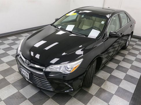 Used 2017 Toyota Camry LE w/ Moonroof Package FWD image 6