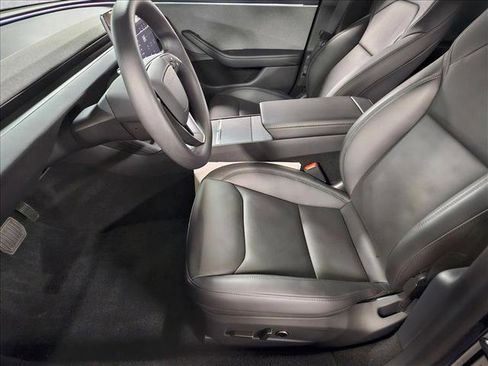 Used 2025 Tesla Model 3 Long Range image 16