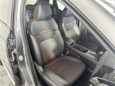 Used 2025 Nissan Kicks SR FWD image 27