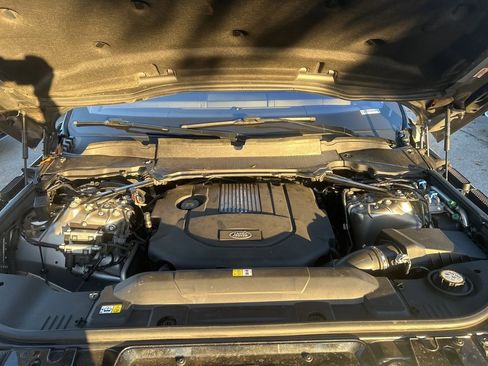 Used 2017 Land Rover Range Rover Sport HSE image 30