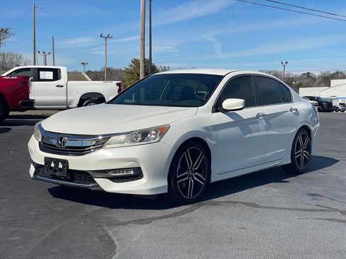 Used 2016 Honda Accord Sport image 3