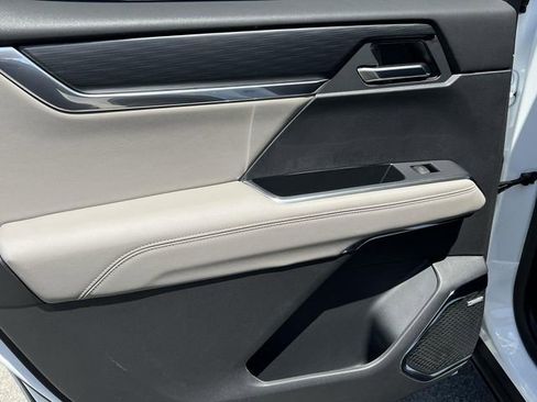 New 2025 GMC Acadia Elevation image 23