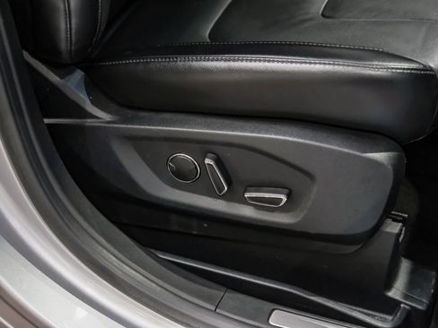 Used 2018 Ford Edge Titanium w/ Technology Package image 40