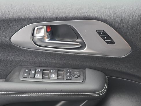 New 2026 Chrysler Pacifica Limited w/ S Appearance Package image 28