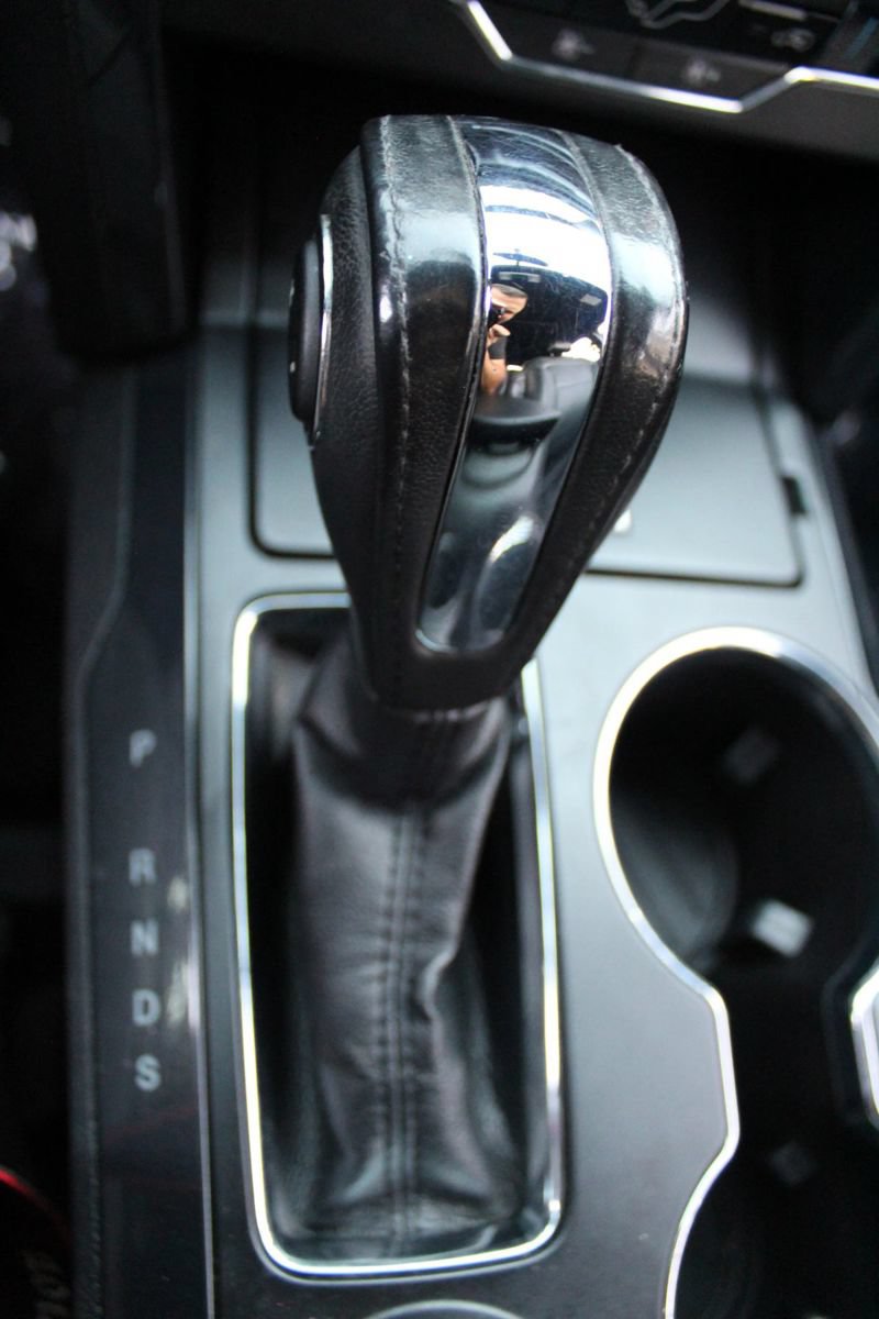 Used 2018 Ford Explorer XLT w/ Equipment Group 202A FWD image 25
