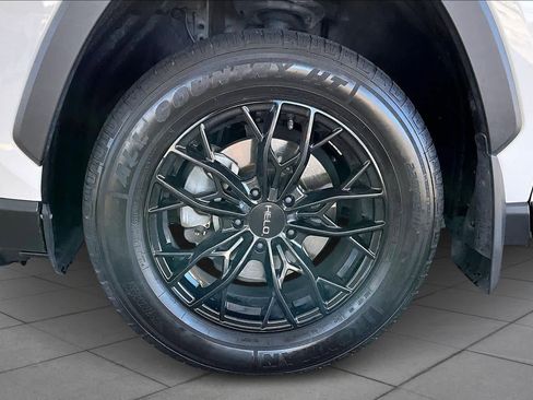 Used 2020 Toyota RAV4 XLE image 10