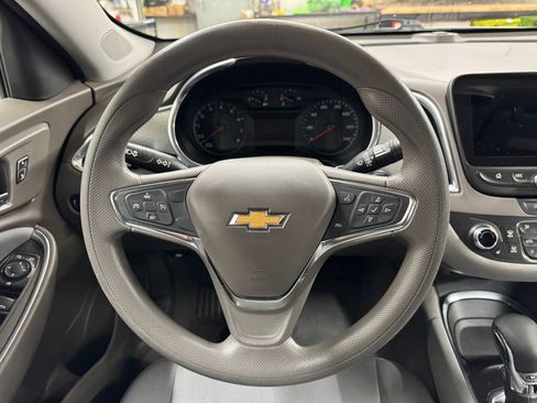 Used 2021 Chevrolet Malibu LT image 19