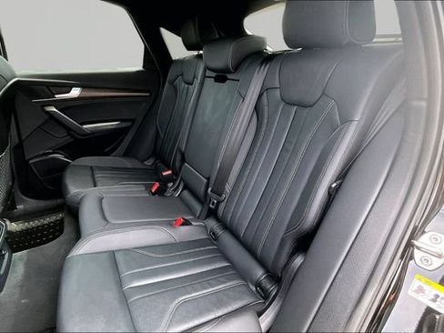 Used 2023 Audi Q5 2.0T Premium Plus w/ Premium Plus Package AWD/4WD image 28