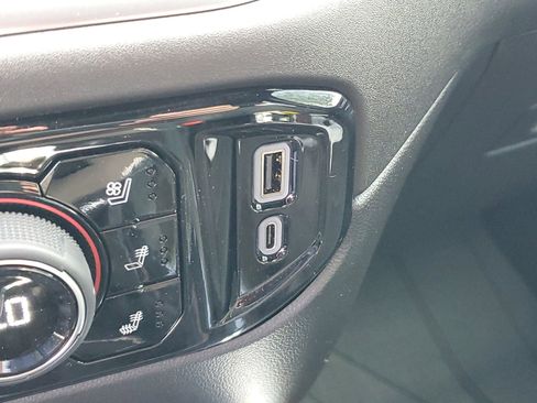 Used 2025 Chevrolet Silverado 1500 High Country image 27