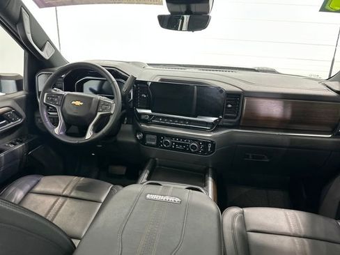 Used 2024 Chevrolet Silverado 2500 High Country w/ Technology Package image 18