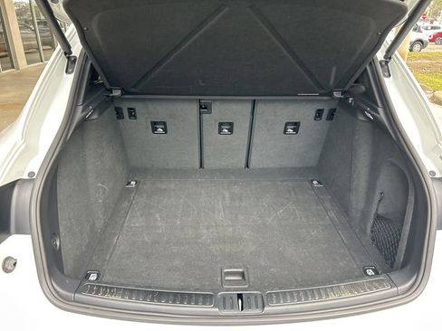 Used 2024 Porsche Macan image 35