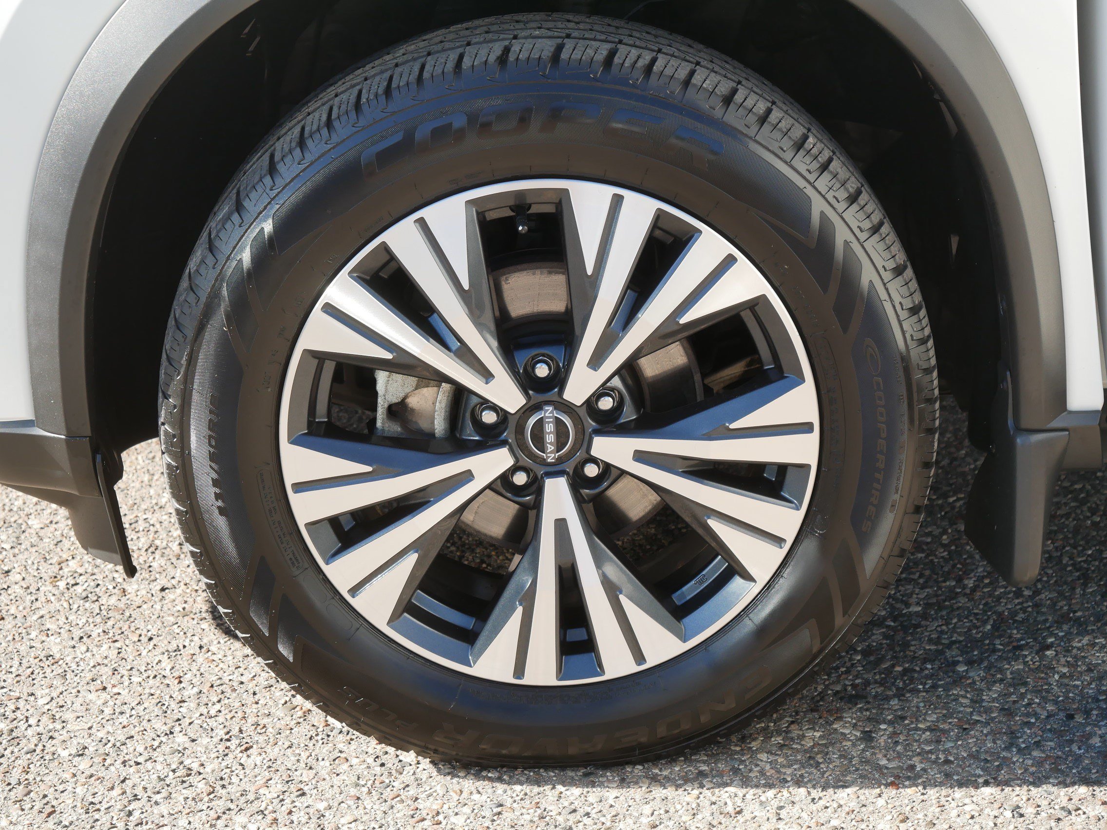Certified 2023 Nissan Rogue SV w/ SV Premium Package AWD/4WD image 15