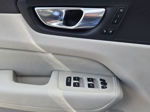 Certified 2023 Volvo XC60 B5 Plus w/ Climate Package AWD/4WD image 28