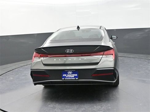 New 2026 Hyundai Elantra SEL Sport image 7