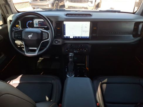 Certified 2023 Ford Bronco Badlands w/ Sasquatch Package AWD/4WD image 15