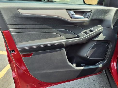 Used 2022 Ford Escape SEL image 13