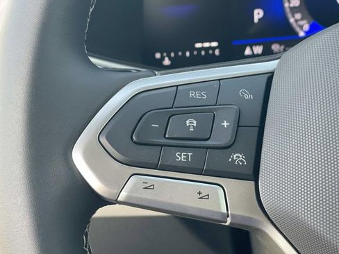 New 2026 Volkswagen Taos SE image 8