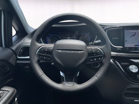 New 2027 Chrysler Pacifica Select w/ Family Tech Group FWD image 12