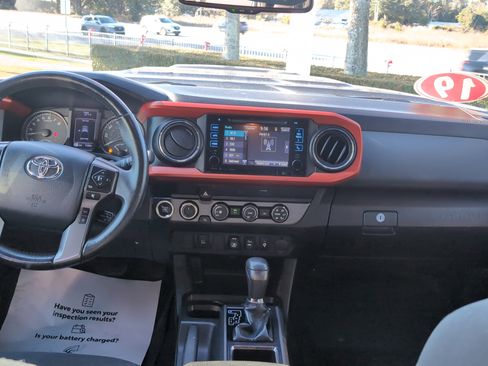 Certified 2019 Toyota Tacoma TRD Sport image 29