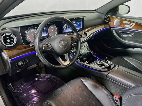 Used 2018 Mercedes-Benz E 300 4MATIC image 9