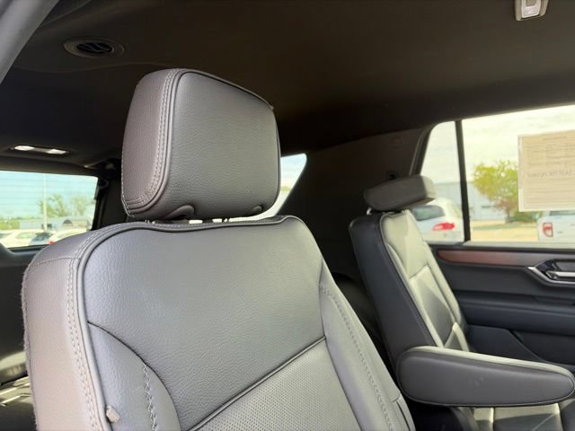 Used 2025 GMC Yukon Denali AWD/4WD image 46