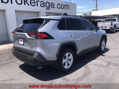 Used 2021 Toyota RAV4 XLE AWD/4WD image 8