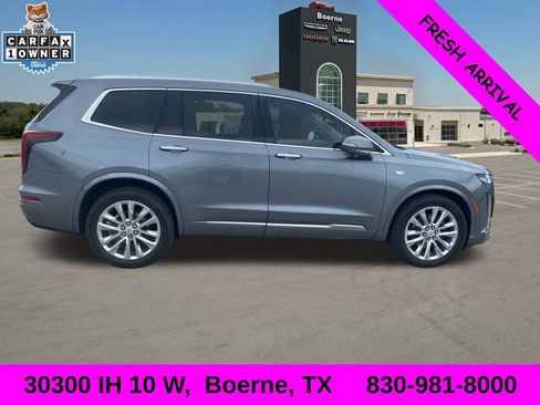 Used 2021 Cadillac XT6 Premium Luxury image 2