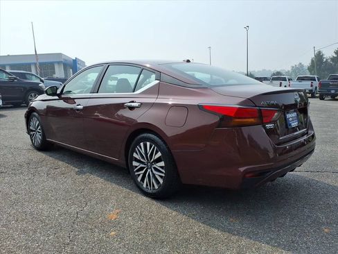 Used 2024 Nissan Altima 2.5 SV FWD image 5