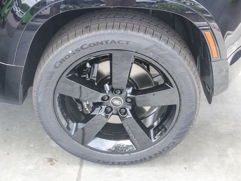 New 2025 Land Rover Defender 110 V8 image 9