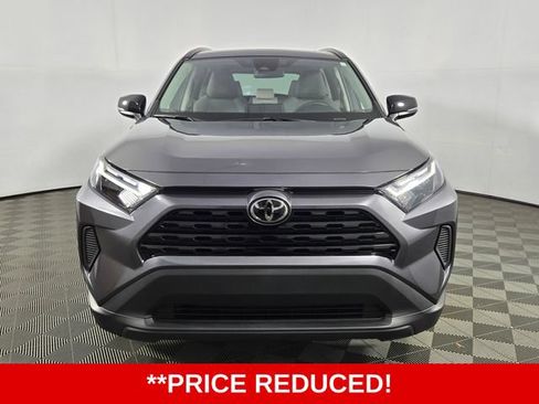 Used 2025 Toyota RAV4 XLE w/ Convenience Package FWD image 2