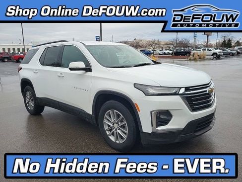 Used 2023 Chevrolet Traverse LT image 1
