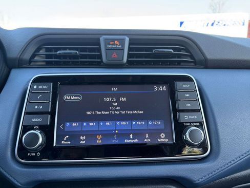 Used 2025 Nissan Versa SV image 20