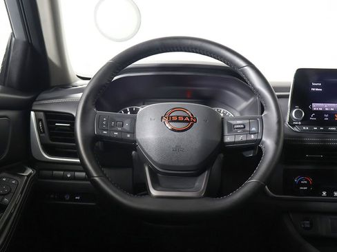 Used 2025 Nissan Rogue SV FWD image 29