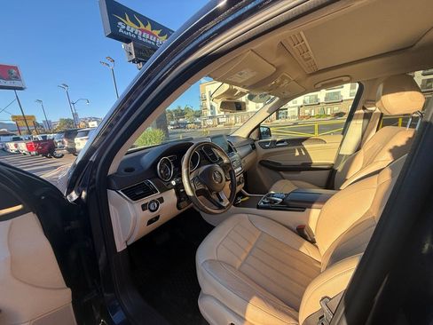 Used 2017 Mercedes-Benz GLS 450 4MATIC image 13