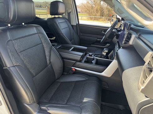 Used 2024 Toyota Tundra Limited image 30