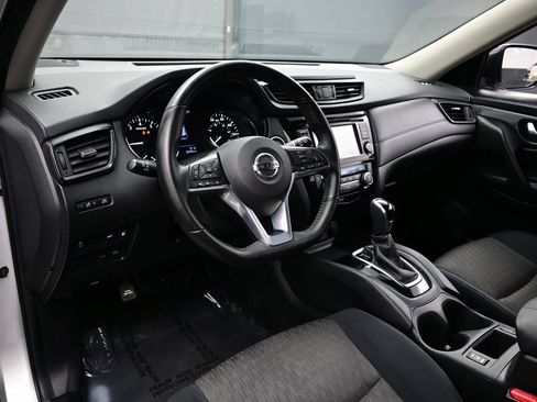 Used 2018 Nissan Rogue SV FWD image 13