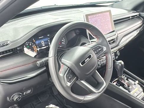 Used 2024 Jeep Compass Trailhawk image 33