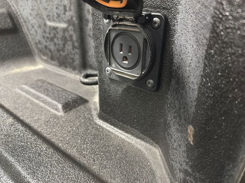 Used 2019 Chevrolet Silverado 1500 LTZ image 29