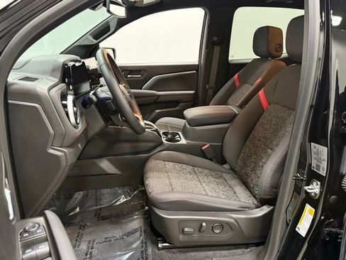 Used 2026 Chevrolet Colorado Z71 AWD/4WD image 15