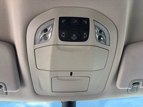Used 2023 Chrysler Voyager LX FWD image 55