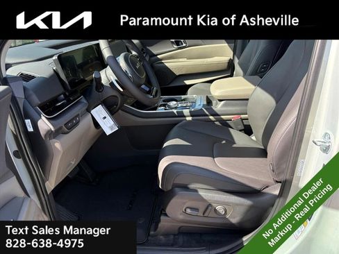 New 2026 Kia Carnival EX image 18