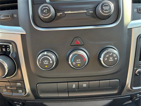 Used 2017 RAM 1500 Classic SLT image 24