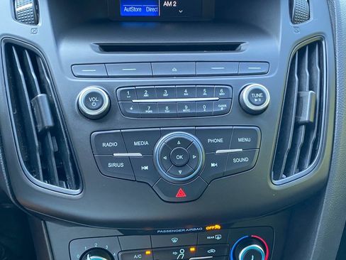 Used 2017 Ford Focus SE FWD image 30