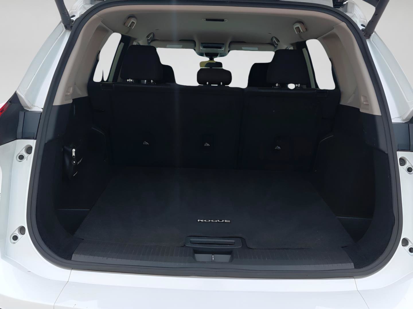 Used 2024 Nissan Rogue SV FWD image 24