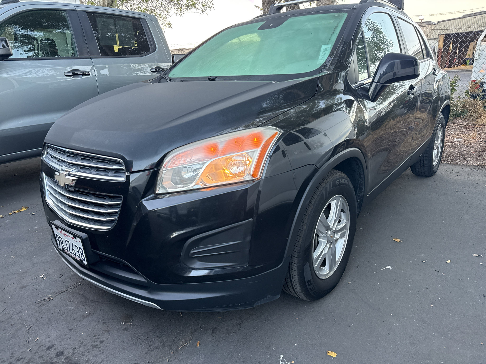Used 2015 Chevrolet Trax LT w/ LT Plus Package FWD image 2