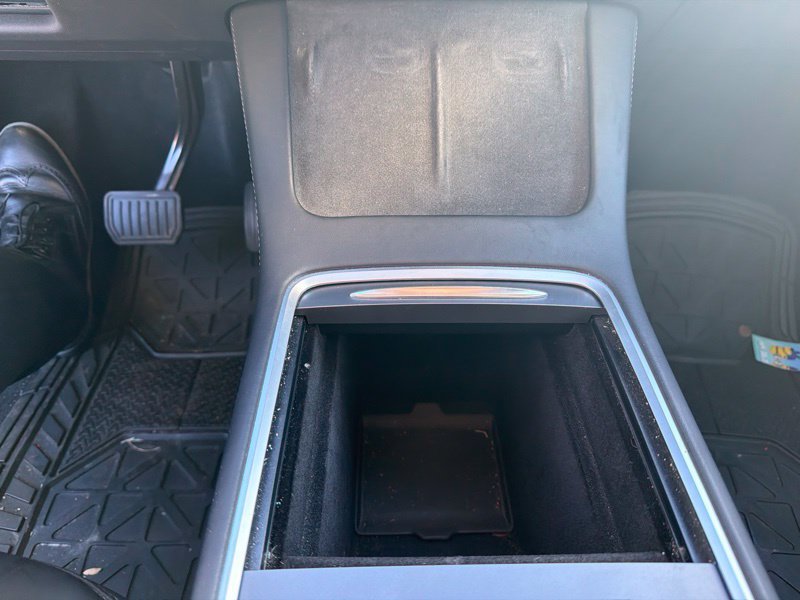 Used 2022 Tesla Model Y Long Range AWD/4WD image 17