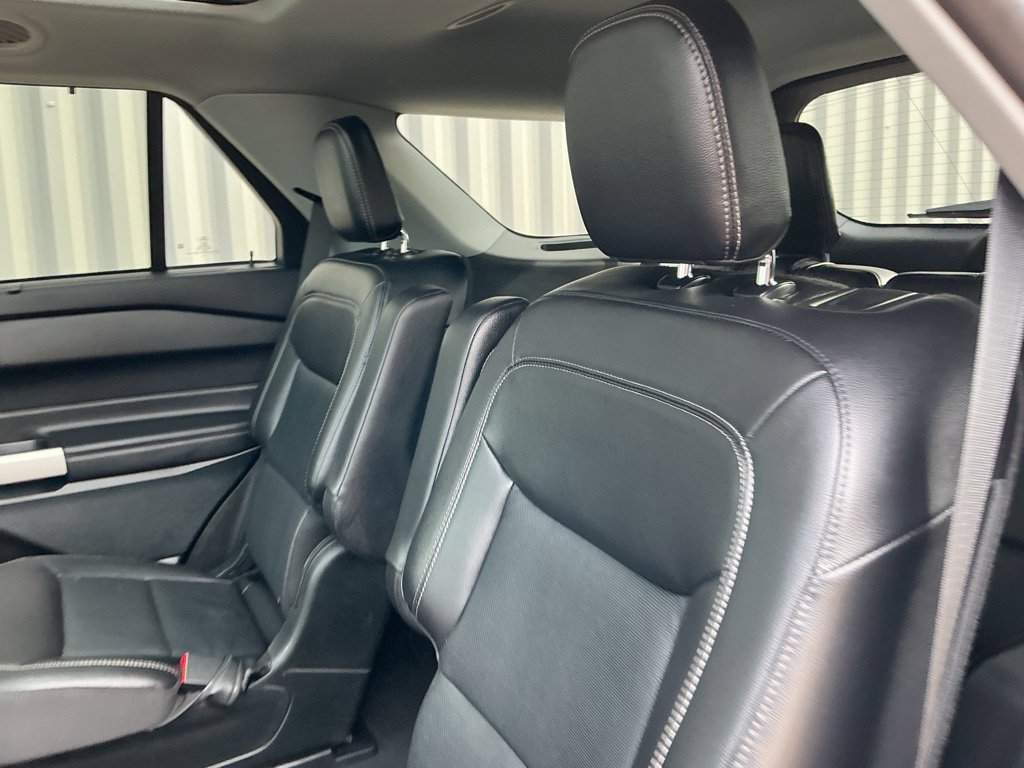 Used 2024 Ford Explorer Limited w/ Limited Technology Package AWD/4WD image 19